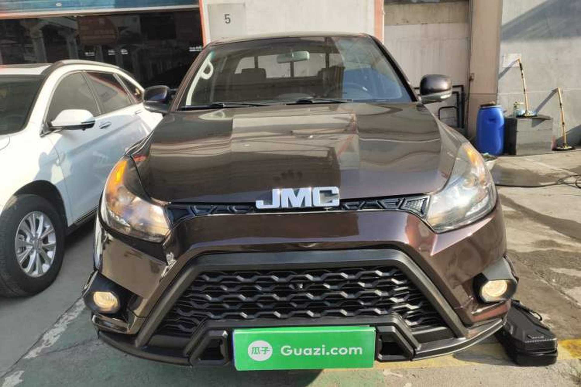 Used JMC Yuhu 5 2018 2.4T Classic Edition Diesel Manual 4x4 Luxury Version JX4D24A5L Front