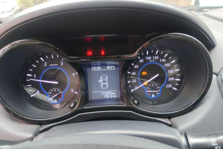 Used JMC Yuhu 5 2018 2.4T Classic Edition Diesel Manual 4x4 Luxury Long-Wheelbase JX4D24A5L Instrument Cluster