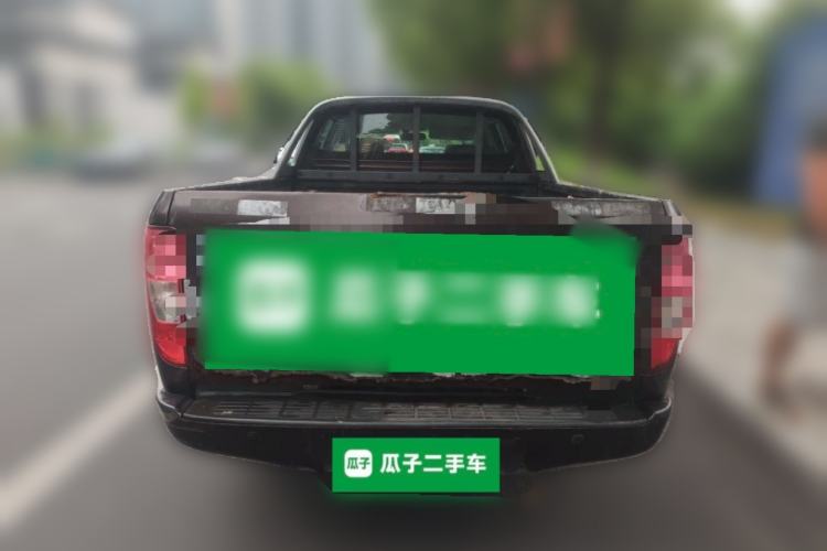 Used JMC Yuhu 5 2018 2.4T Classic Edition Diesel Manual Two-Wheel Drive Luxury Version JX4D24A5L Rear