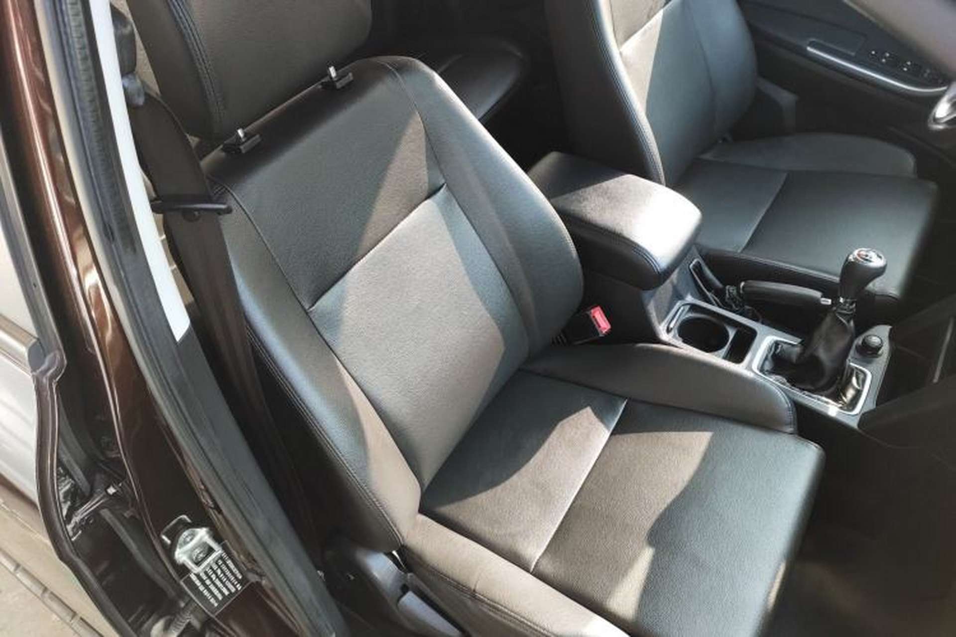 Used JMC Yuhu 5 2018 2.4T Classic Edition Diesel Manual 4x4 Luxury Version JX4D24A5L Right Front Seat