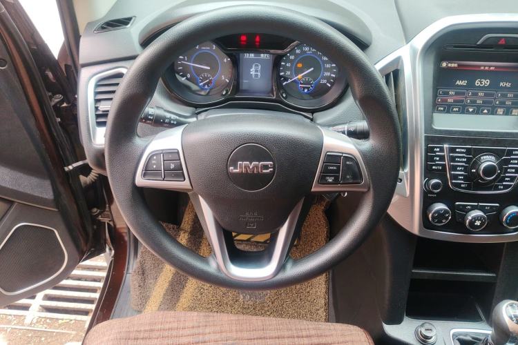 Used JMC Yuhu 5 2018 2.4T Classic Edition Diesel Manual 4x4 Luxury Long-Wheelbase JX4D24A5L Steering Wheel