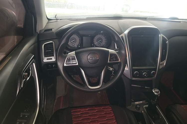 Used JMC Yuhu 5 2018 2.4T Classic Edition Diesel Manual Two-Wheel Drive Luxury Long-Wheelbase JX4D24A5L Steering Wheel