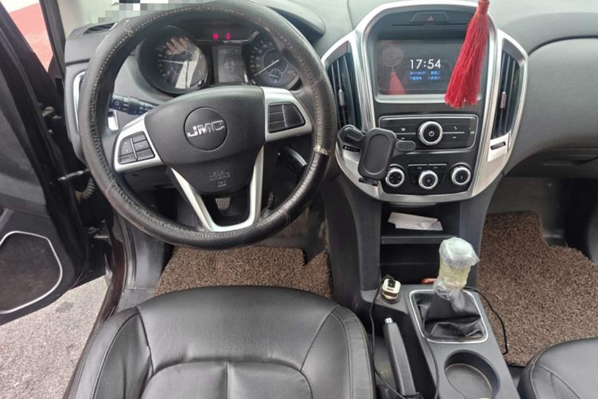 Used JMC Yuhu 5 2018 2.4T Classic Edition Diesel Manual 4x4 Luxury Long-Wheelbase JX4D24A5L Steering Wheel