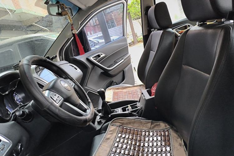 Used JMC Yuhu 5 2018 2.4T Classic Edition Diesel Manual 4x4 Luxury Long-Wheelbase JX4D24A5L Left Front Seat