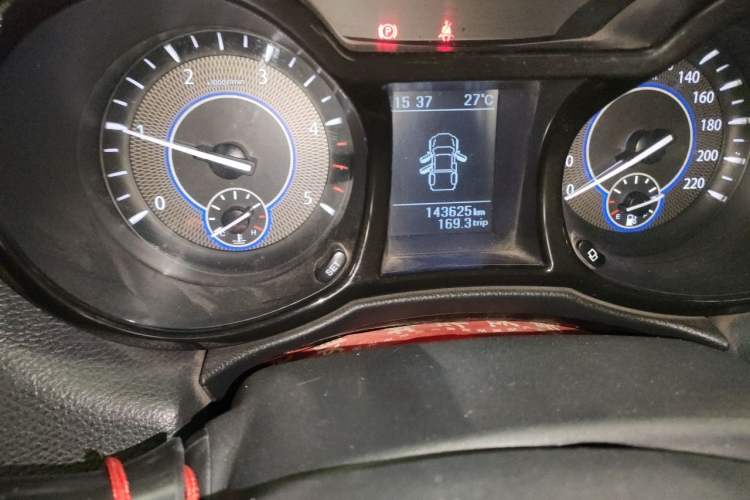 Used JMC Yuhu 5 2018 2.4T Classic Edition Diesel Manual 4x4 Luxury Version JX4D24A5L Odometer Close Up