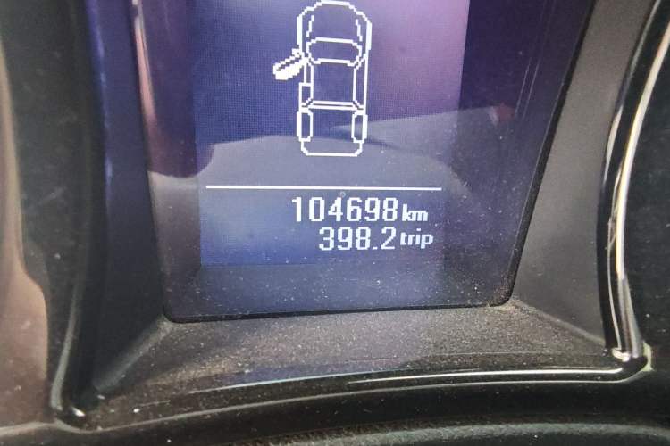 Used JMC Yuhu 5 2018 2.4T Classic Edition Diesel Manual 4x4 Luxury Long-Wheelbase JX4D24A5L Odometer Close Up