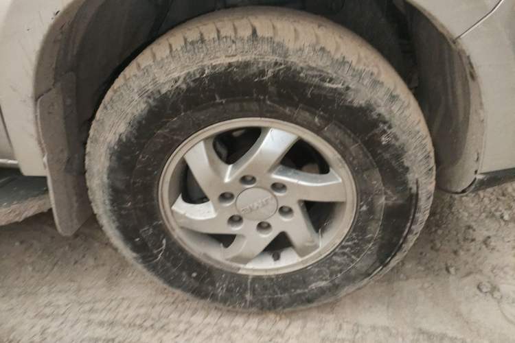 Used JMC Yuhu 5 2018 2.4T Classic Edition Diesel Manual 4x4 Luxury Version JX4D24A5L Right Front Wheel Hub