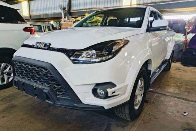 Used JMC Yuhu 5 2018 2.4T Classic Edition Diesel Manual 4x4 Luxury Long-Wheelbase JX4D24A5L