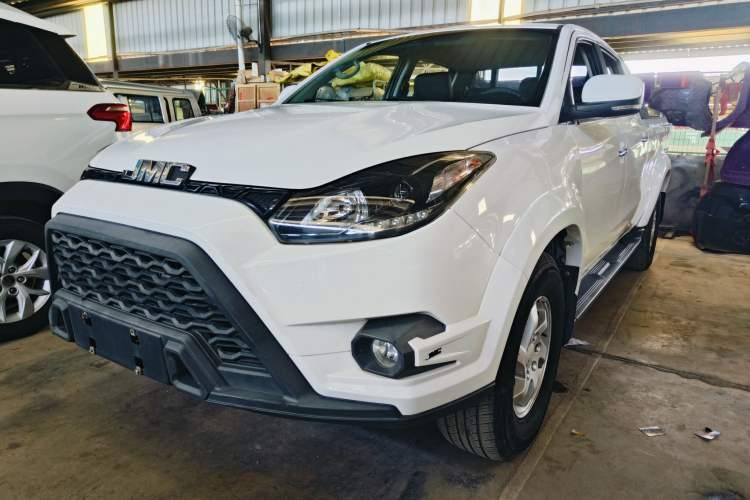 Used JMC Yuhu 5 2018 2.4T Classic Edition Diesel Manual 4x4 Luxury Long-Wheelbase JX4D24A5L Exterior 2