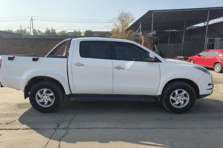 Used JMC Yuhu 5 2018 2.4T Classic Edition Diesel Manual 4x4 Luxury Version JX4D24A5L Exterior 2