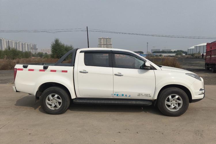 Used JMC Yuhu 5 2018 2.4T Classic Edition Diesel Manual 4x4 Luxury Version JX4D24A5L Exterior 2