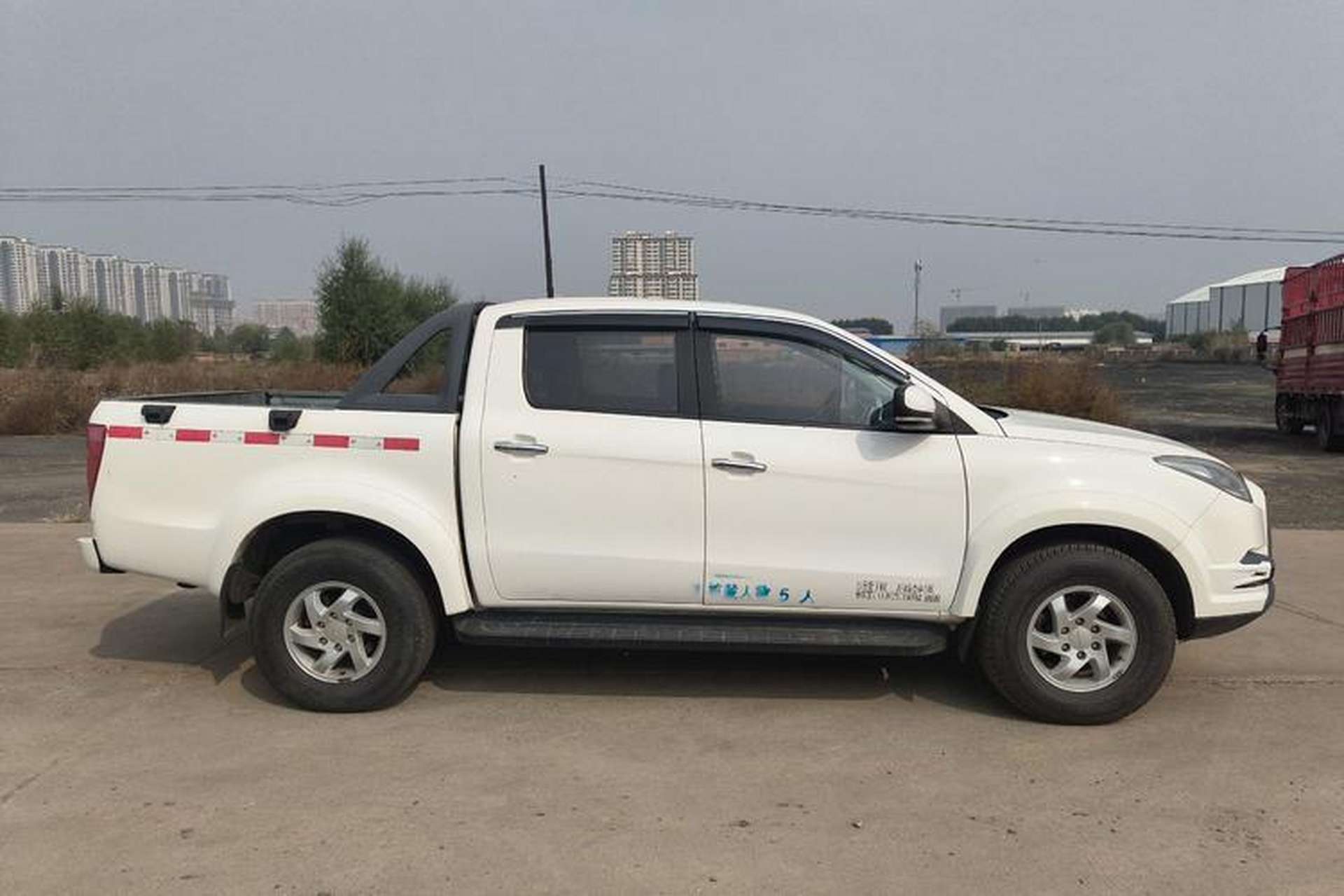 Used JMC Yuhu 5 2018 2.4T Classic Edition Diesel Manual 4x4 Luxury Version JX4D24A5L Exterior 2