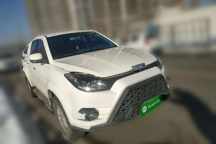 Used JMC Yuhu 5 2018 2.4T Classic Edition Diesel Manual 4x4 Luxury Version JX4D24A5L Front Right 45 Deg