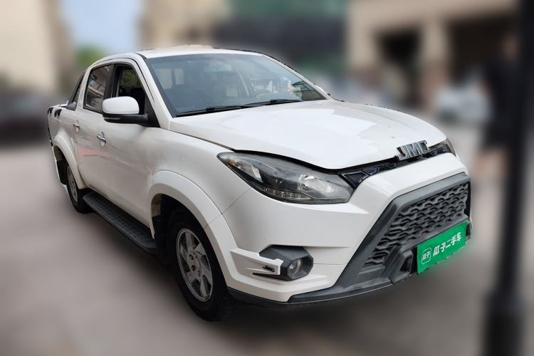 Used JMC Yuhu 5 2018 2.4T Classic Edition Diesel Manual Two-Wheel Drive Luxury Version JX4D24A5L Front Right 45 Deg