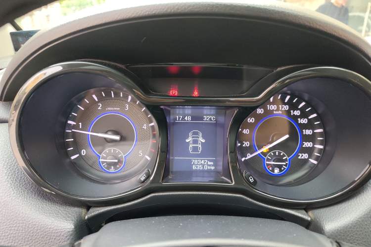 Used JMC Yuhu 5 2018 2.4T Classic Edition Diesel Manual Two-Wheel Drive Luxury Version JX4D24A5L Instrument Cluster