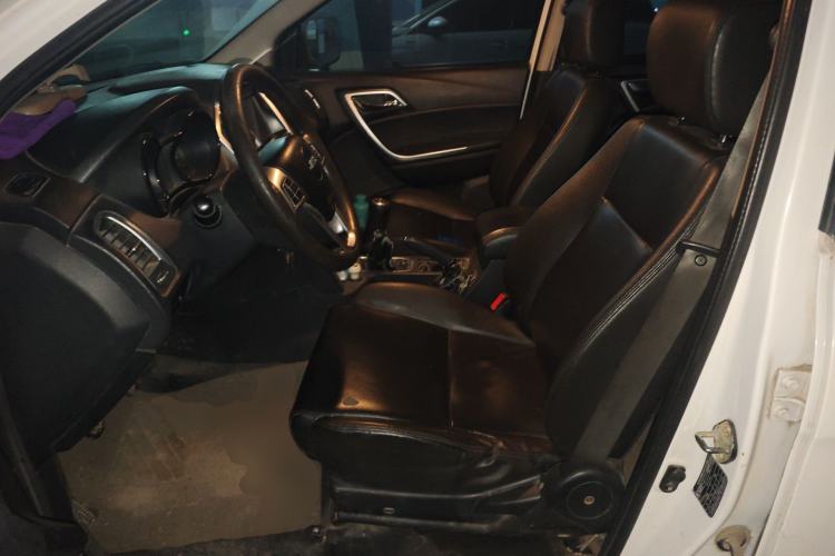 Used JMC Yuhu 5 2018 2.4T Classic Edition Diesel Manual Two-Wheel Drive Luxury Long-Wheelbase JX4D24A5L Left Front Seat