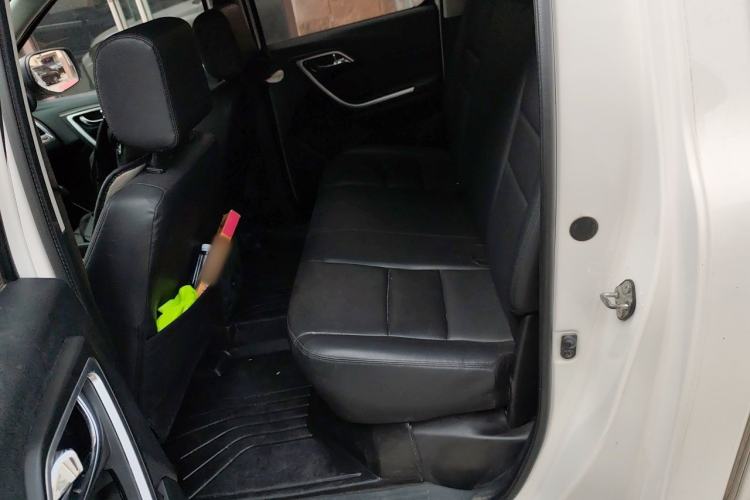 Used JMC Yuhu 5 2018 2.4T Classic Edition Diesel Manual Two-Wheel Drive Luxury Version JX4D24A5L Left Rear Seat