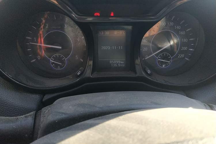 Used JMC Yuhu 5 2018 2.4T Classic Edition Diesel Manual 4x4 Luxury Version JX4D24A5L Odometer Close Up