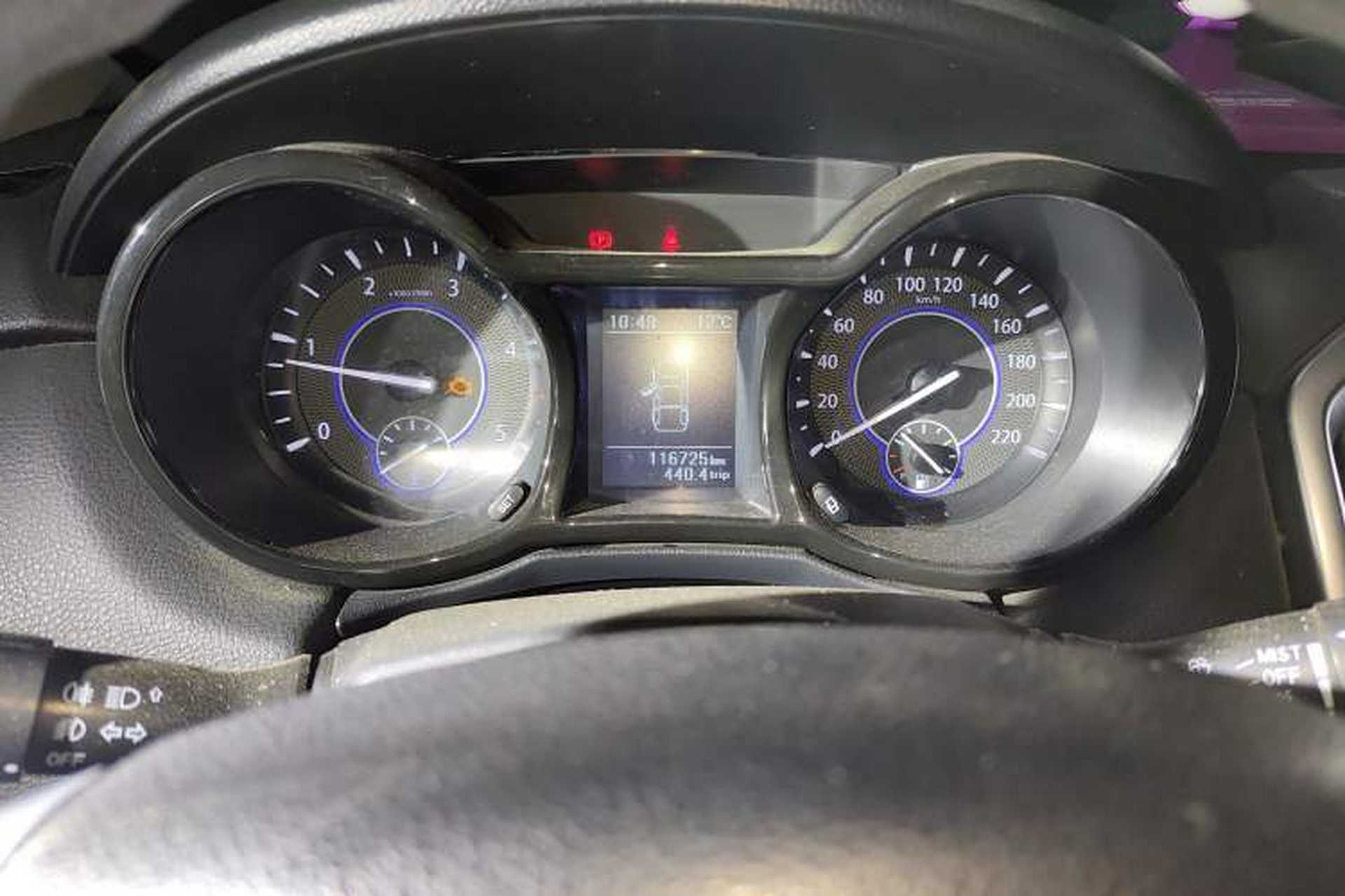 Used JMC Yuhu 5 2018 2.4T Classic Edition Diesel Manual 4x4 Luxury Long-Wheelbase JX4D24A5L Odometer Close Up