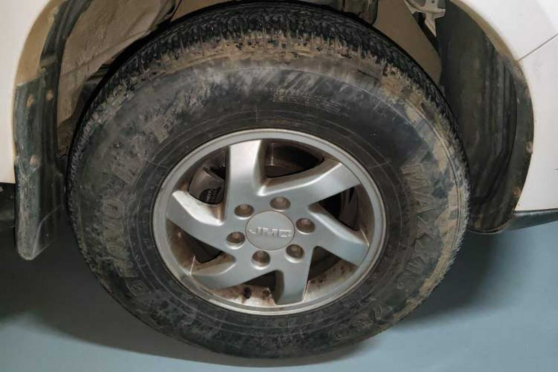 Used JMC Yuhu 5 2018 2.4T Classic Edition Diesel Manual 4x4 Luxury Version JX4D24A5L Right Front Wheel Hub