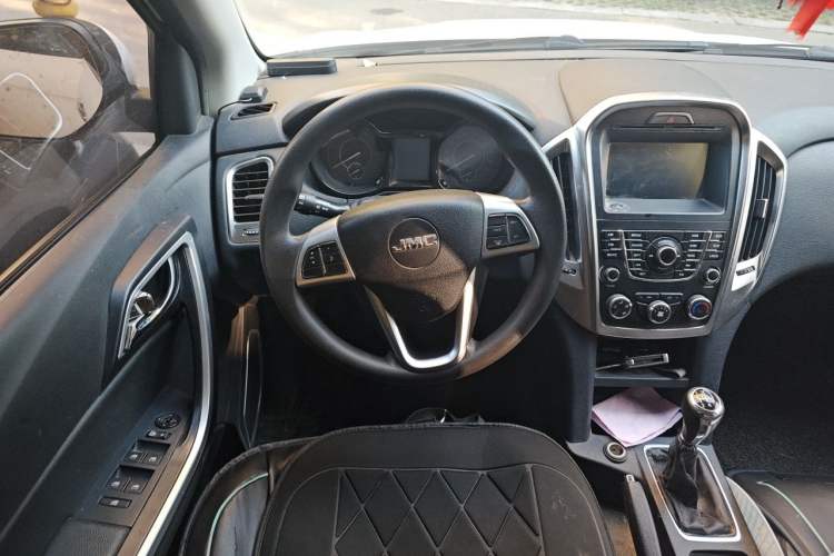 Used JMC Yuhu 5 2018 2.4T Classic Edition Diesel Manual 4x4 Luxury Long-Wheelbase JX4D24A5L Steering Wheel