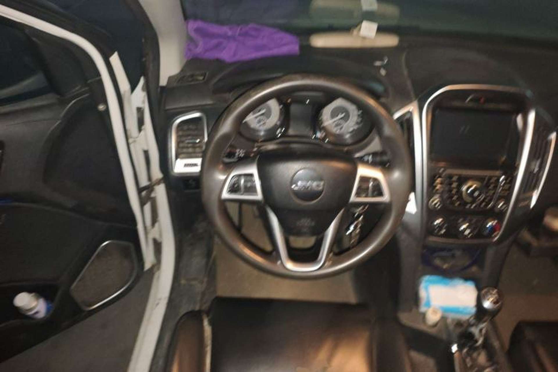 Used JMC Yuhu 5 2018 2.4T Classic Edition Diesel Manual Two-Wheel Drive Luxury Long-Wheelbase JX4D24A5L Steering Wheel