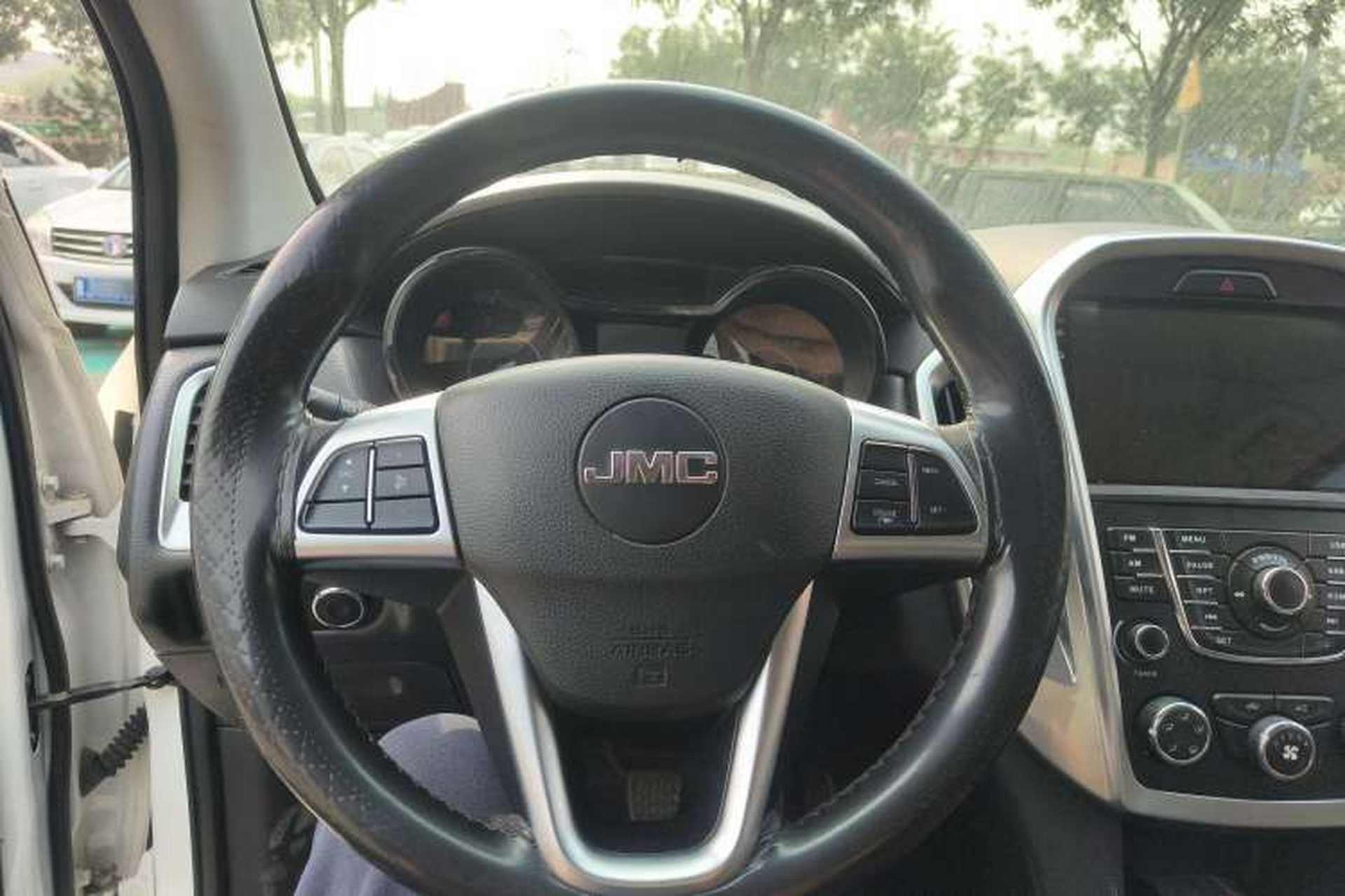 Used JMC Yuhu 5 2018 2.4T Classic Edition Diesel Manual 4x4 Luxury Version JX4D24A5L Steering Wheel