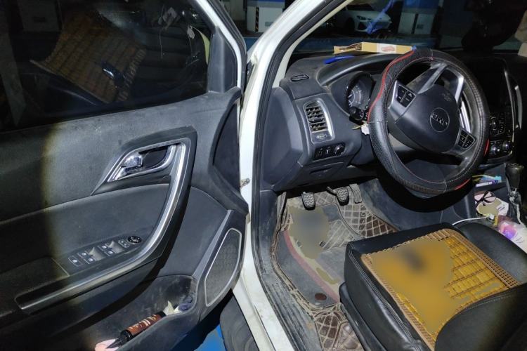 Used JMC Yuhu 5 2018 2.4T Classic Edition Diesel Manual 4x4 Luxury Version JX4D24A5L Steering Wheel