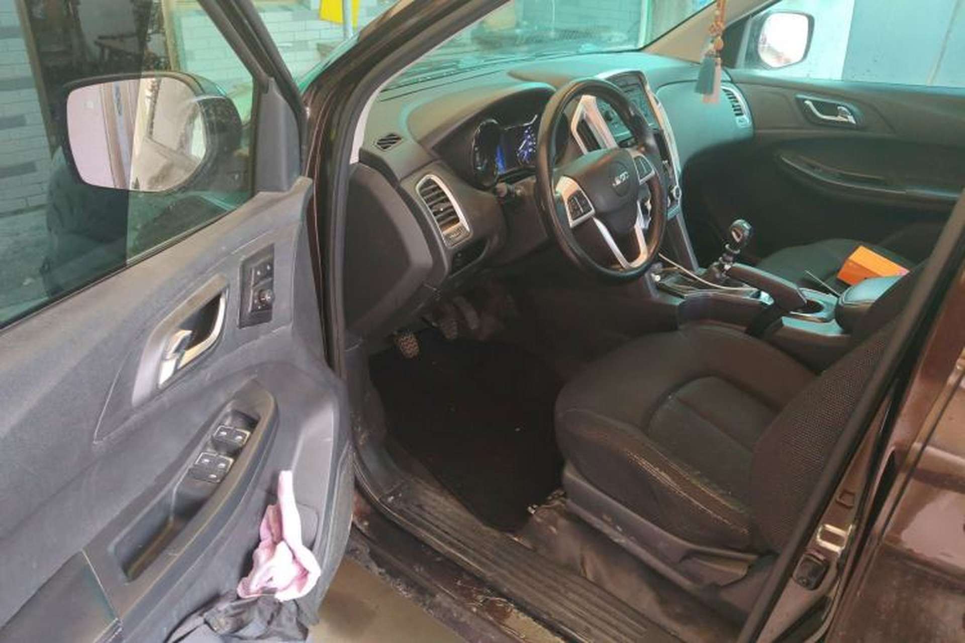 Used JMC Yuhu 5 2019 2.0T Diesel Manual Two-Wheel Drive Classic China VI Standard Driver Seat