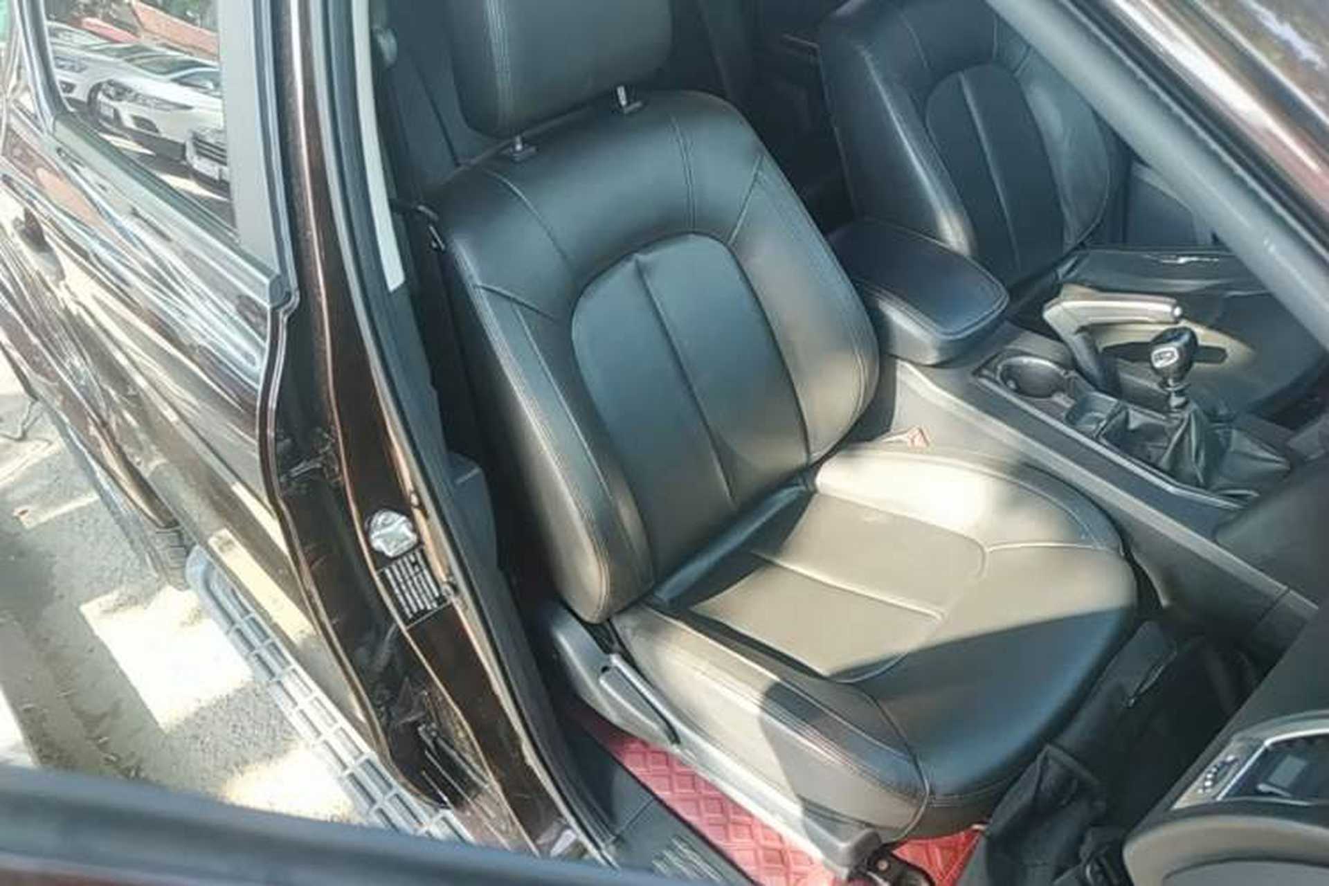 Used JMC Yuhu 5 2019 2.0T Diesel Manual Two-Wheel Drive Entry-Level China VI Standard Right Front Seat