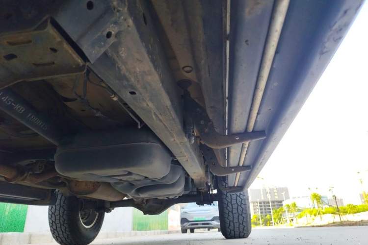 Used JMC Yuhu 5 2019 2.0T Diesel Manual Two-Wheel Drive Entry-Level China VI Standard Chassis Front Left