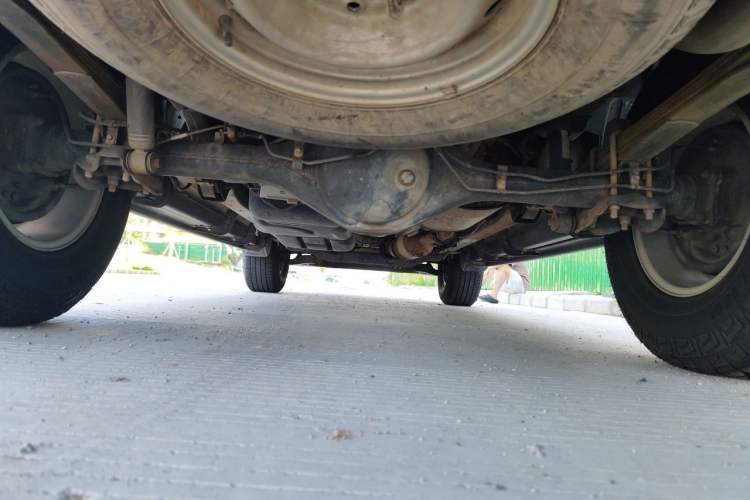 Used JMC Yuhu 5 2019 2.0T Diesel Manual Two-Wheel Drive Entry-Level China VI Standard Chassis Rear
