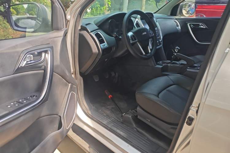 Used JMC Yuhu 5 2019 2.0T Diesel Manual Two-Wheel Drive Enhanced Version China VI Standard Long Wheelbase Driver Seat