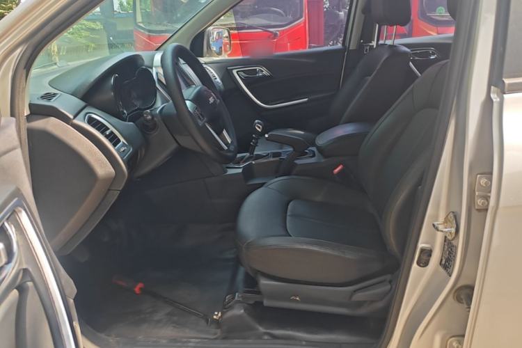 Used JMC Yuhu 5 2019 2.0T Diesel Manual Two-Wheel Drive Enhanced Version China VI Standard Long Wheelbase Left Front Seat