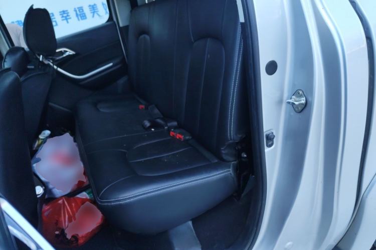 Used JMC Yuhu 5 2019 2.0T Diesel Manual Two-Wheel Drive Entry-Level China VI Standard Left Rear Seat