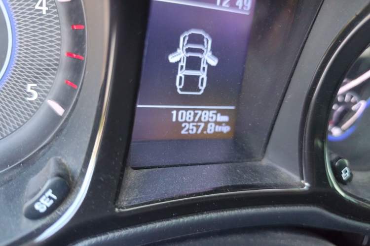 Used JMC Yuhu 5 2019 2.0T Diesel Manual Two-Wheel Drive Entry-Level China VI Standard Odometer Close Up