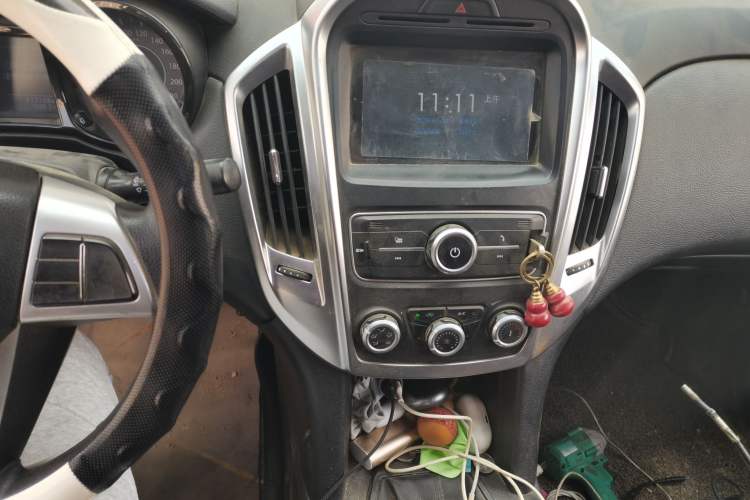Used JMC Yuhu 5 2019 2.0T Diesel Manual Two-Wheel Drive Entry-Level China VI Standard Audio And AC Panel