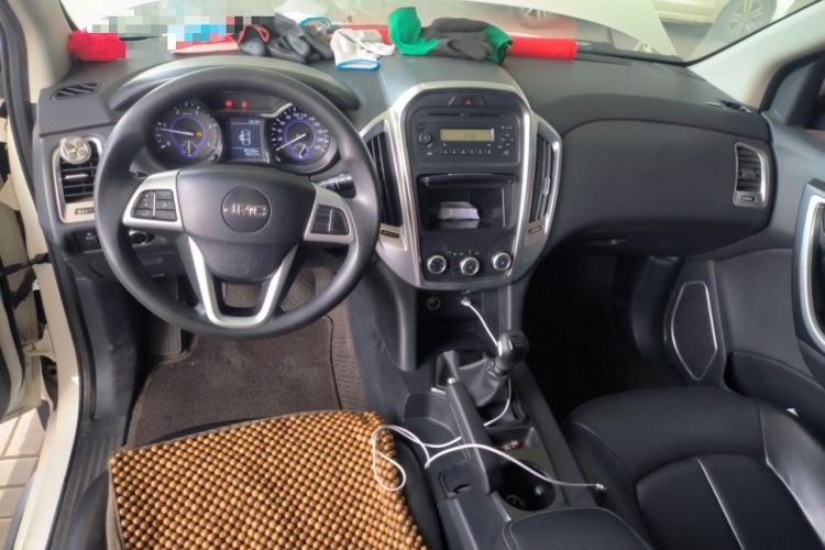Used JMC Yuhu 5 2019 2.0T Diesel Manual 4x4 Advanced China VI Standard Center Console
