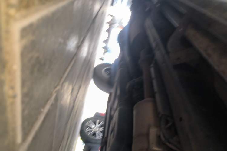 Used JMC Yuhu 5 2019 2.0T Diesel Manual 4x4 Advanced China VI Standard Chassis Front Right