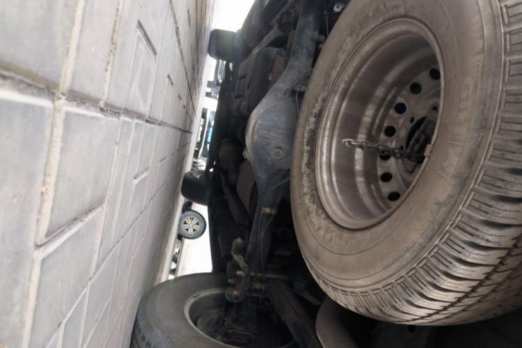 Used JMC Yuhu 5 2019 2.0T Diesel Manual 4x4 Advanced China VI Standard Chassis Rear