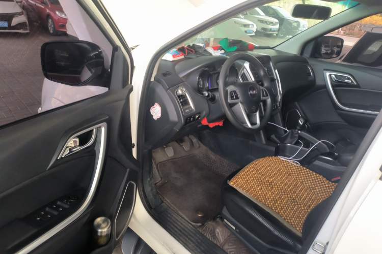 Used JMC Yuhu 5 2019 2.0T Diesel Manual 4x4 Advanced China VI Standard Driver Seat