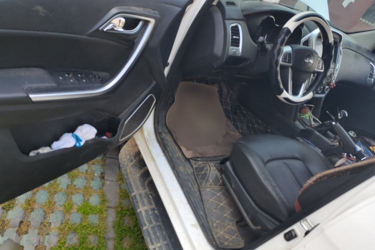 Used JMC Yuhu 5 2019 2.0T Diesel Manual Two-Wheel Drive Entry-Level China VI Standard Driver Seat