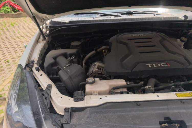 Used JMC Yuhu 5 2019 2.0T Diesel Manual 4x4 Advanced China VI Standard Engine Bay Right
