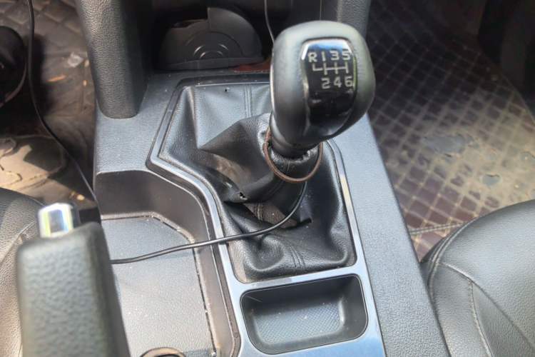 Used JMC Yuhu 5 2019 2.0T Diesel Manual 4x4 Advanced China VI Standard Gear Lever