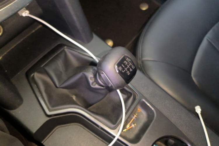 Used JMC Yuhu 5 2019 2.0T Diesel Manual 4x4 Advanced China VI Standard Gear Lever