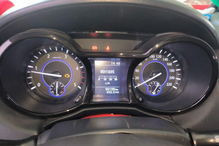 Used JMC Yuhu 5 2019 2.0T Diesel Manual 4x4 Advanced China VI Standard Instrument Cluster