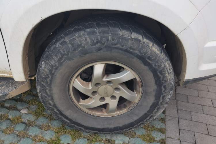 Used JMC Yuhu 5 2019 2.0T Diesel Manual Two-Wheel Drive Entry-Level China VI Standard Right Front Wheel Hub