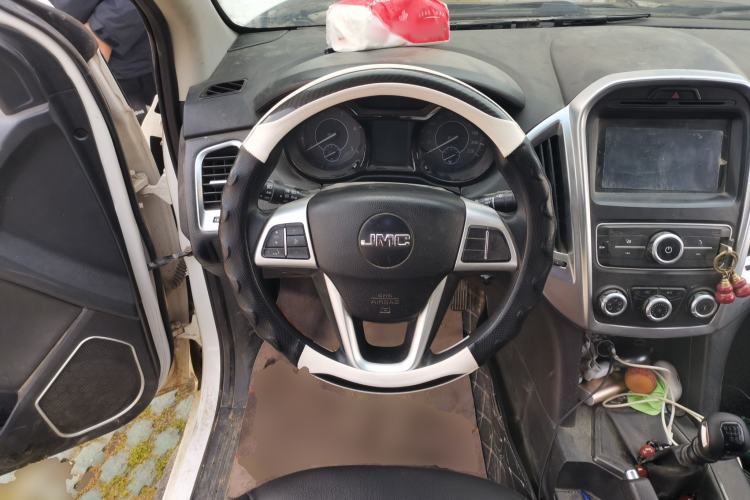 Used JMC Yuhu 5 2019 2.0T Diesel Manual Two-Wheel Drive Entry-Level China VI Standard Steering Wheel