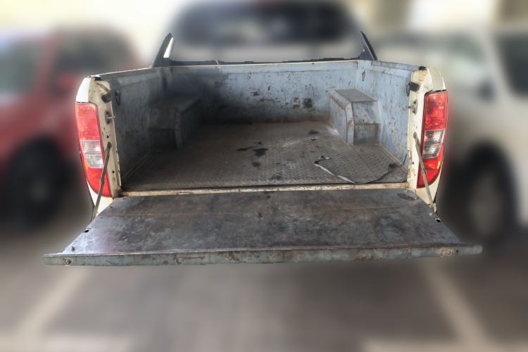 Used JMC Yuhu 5 2019 2.0T Diesel Manual 4x4 Advanced China VI Standard Trunk