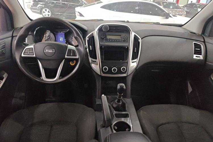 Used JMC Yuhu 5 2019 2.0T Diesel Manual Two-Wheel Drive Classic China VI Standard Interior 3